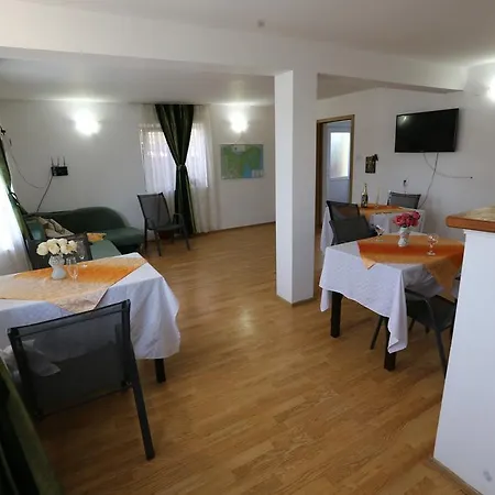 Pensión Casa Iustina *